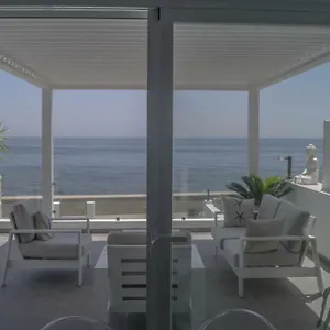 Beach-front Bahia Dorada Estepona