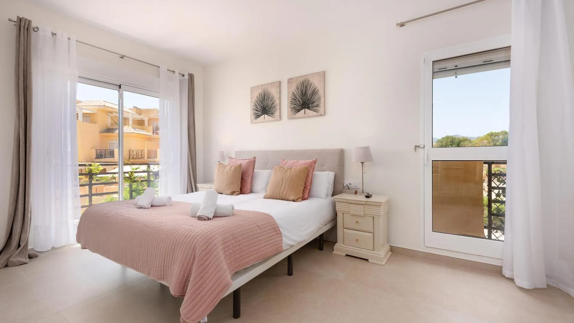 La Palmera Beach Villa Estepona